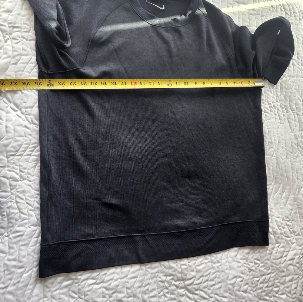 Nike top - Picture 5 of 8